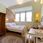Roland Apartment *
