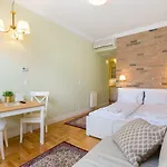 Roland Apartment