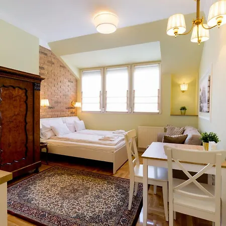 Roland Apartment *