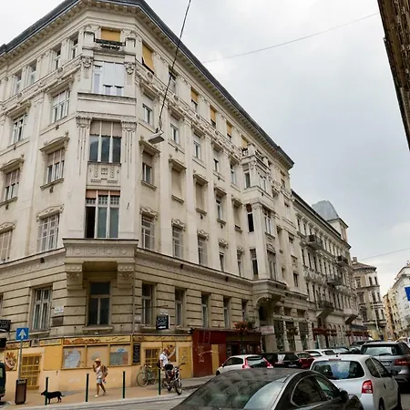 Roland Budapeste