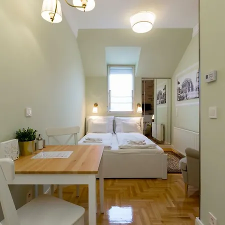 Roland Apartment