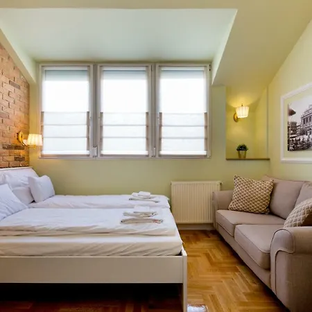 Roland Apartment *