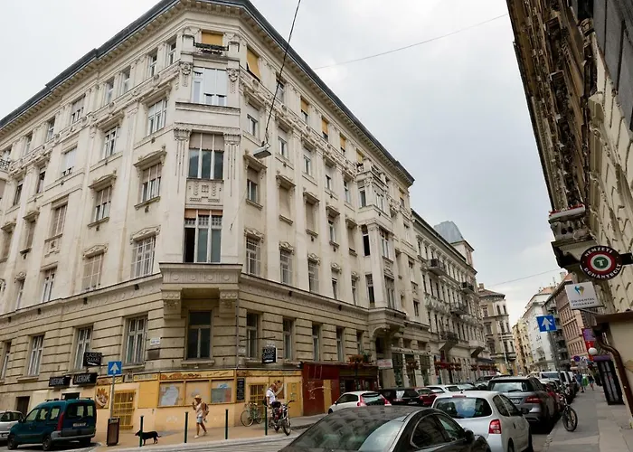 Roland Budapest